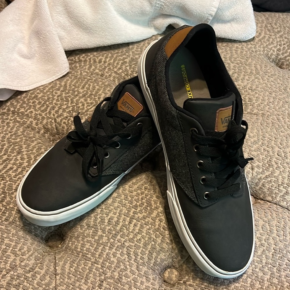 Vans Tennis Shoes Mens - Atwood Style, Excellent Condition.
